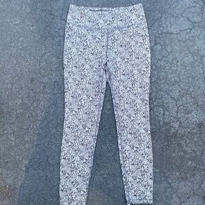 Women’s athletic leggings. Size medium